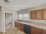 Photo - 1025 W 12th St