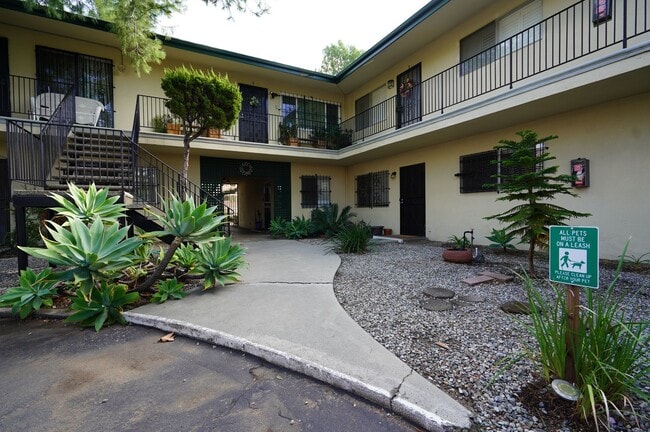 Building Photo - Downstairs 1bd/1ba Spacious & Downstairs Apartment in Pasadena