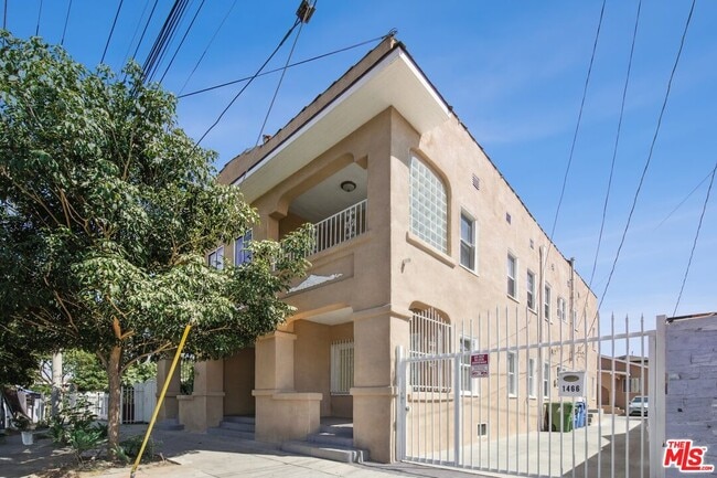 Photo - 1464 1/2 W 35th Pl Apartment