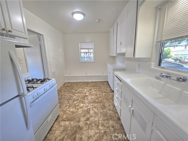 Photo - 305 E H St