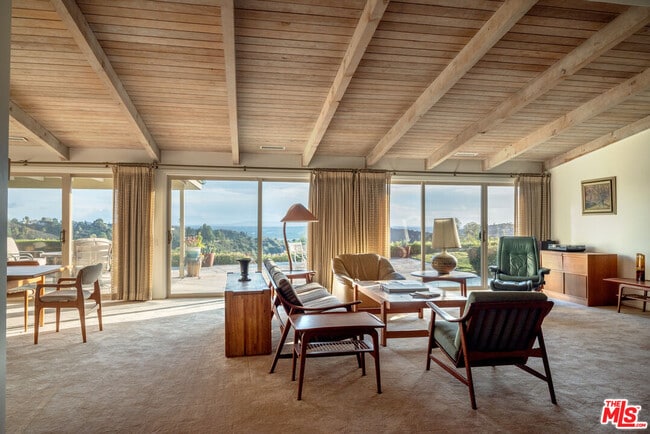 Photo - 2701 Lake Hollywood Dr