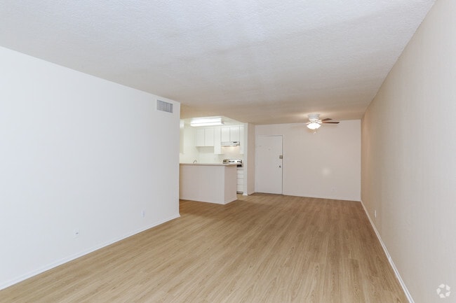 1BR, 1BA - 725 SF - #164 - Pacific Pointe Apartments