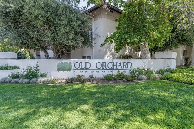 Building Photo - 23515 Lyons Ave Unit 201