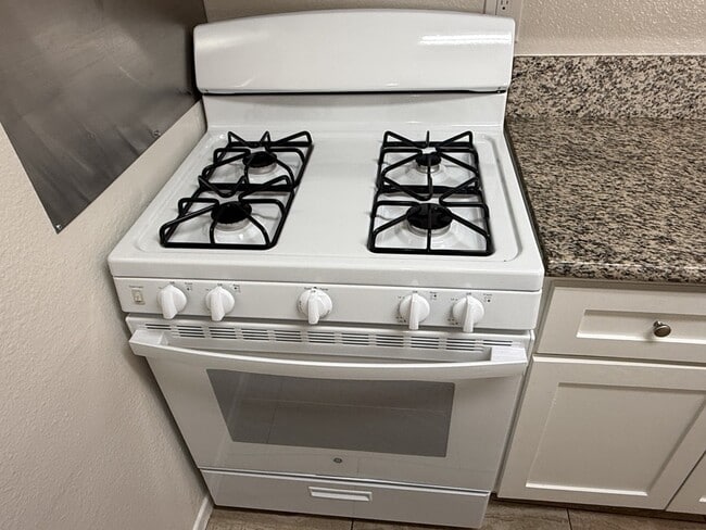 Photo - 13610 Vanowen St