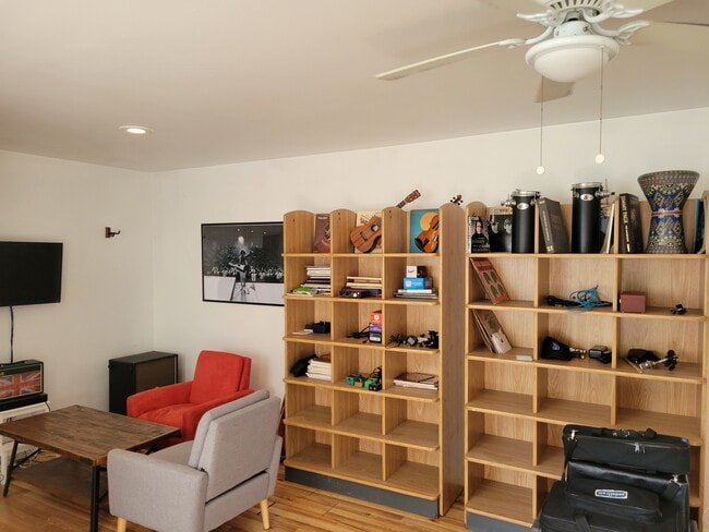 Photo - 5725 Burnet Ave Unit GH