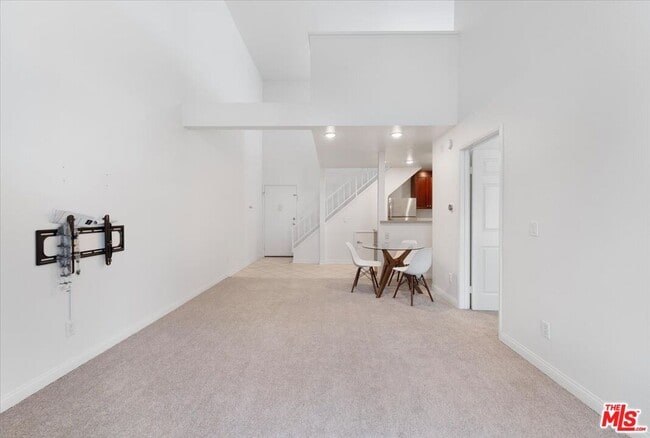 Photo - 5530 Owensmouth Ave Unit 316