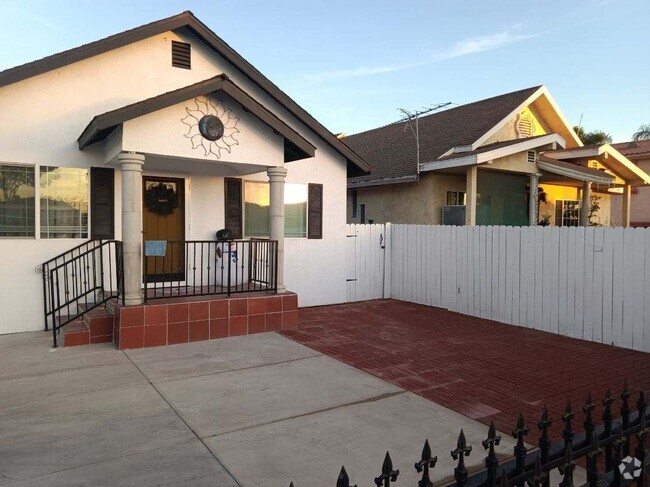 Building Photo - 1140 S Record Ave Rental