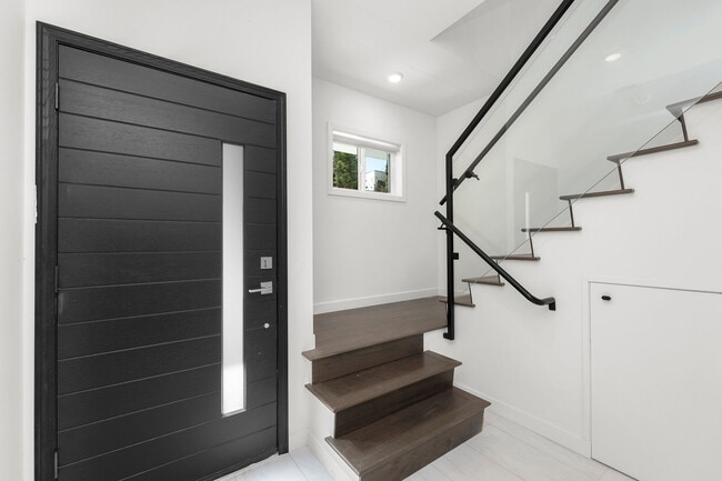 Photo - 851 N Alta Vista Blvd