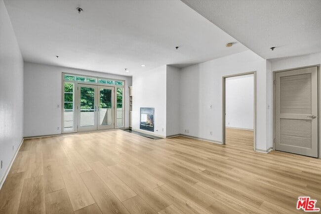 Photo - 2222 Beachwood Dr Unit 408