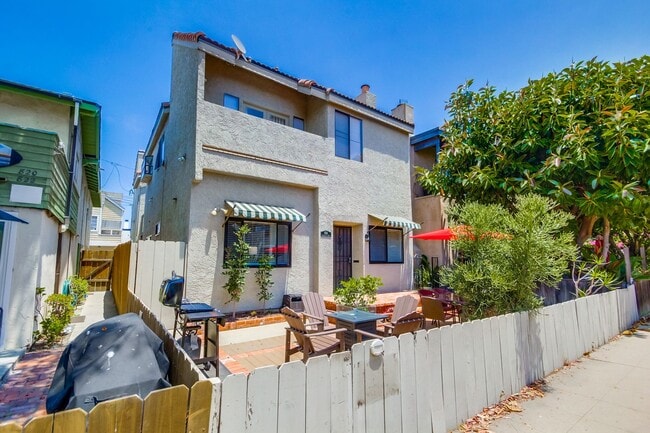Building Photo - Charming Mission Beach Condo – Steps from the Bay & Beach Unit 1