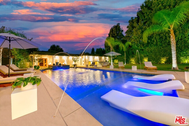 Photo - 703 N Maple Dr