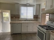 Kitchen - 448 N Alta Vista Blvd House