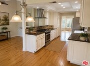 Photo - 20319 Ingomar St