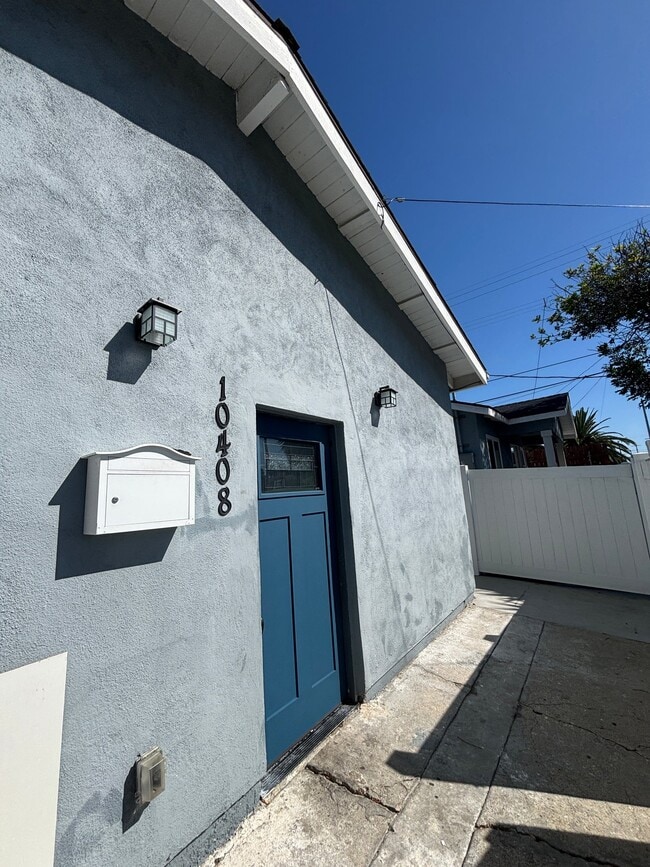 Photo - 10408 Baring Cross St