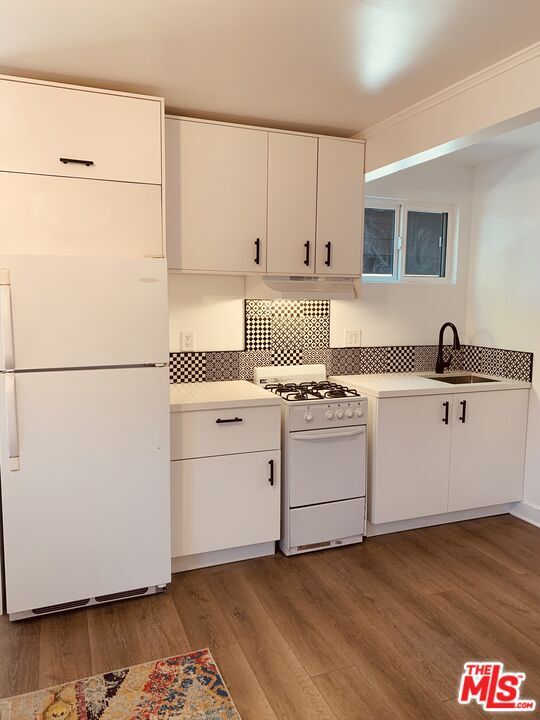 Photo - 1032 S Burlington Ave Unit 1032 1/2