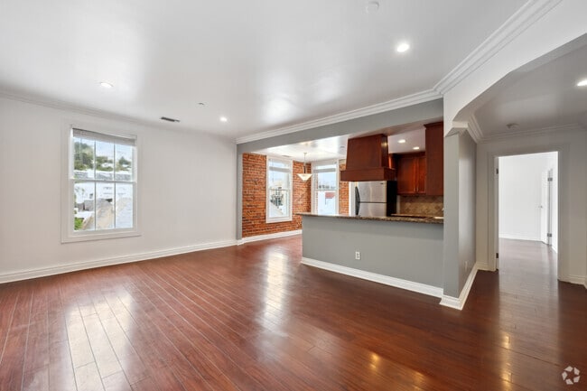 Interior Photo - 1236 N Flores St