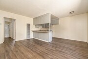 1BR, 1BA - 546SF - Living Room - 10210 Mountair Ave