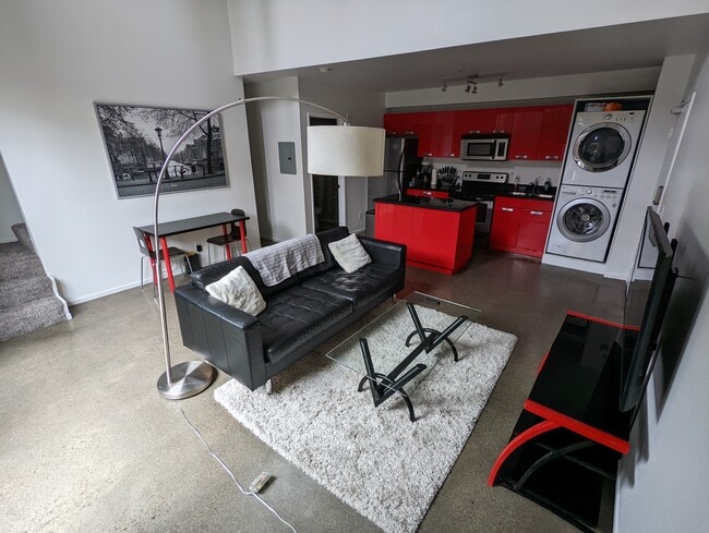 Building Photo - 948 G St Unit 20