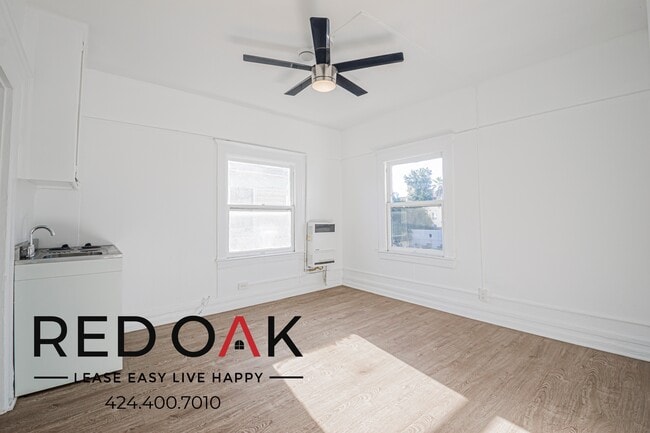 Building Photo - 1423 S Burlington Ave