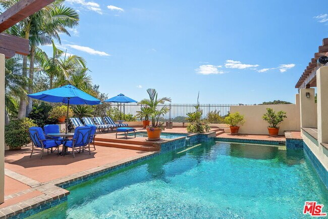 Photo - 2528 Angelo Dr