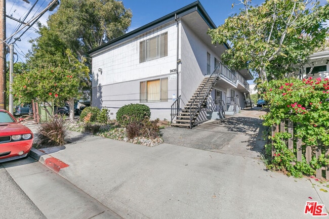 Building Photo - 2435 2nd St Unit 2