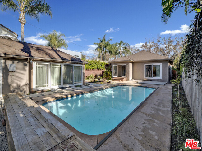 Photo - 743 N Orange Dr