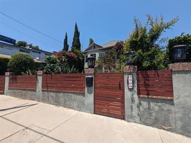 Building Photo - Beautiful 2-Bedroom Home Now Available