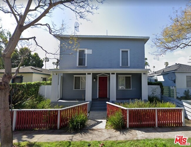 Building Photo - 651 Angelus Pl Unit B