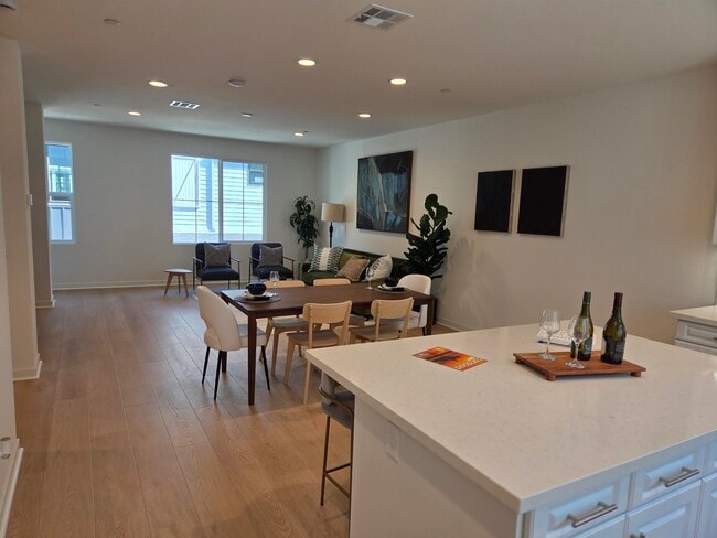 Photo - 2524 Chamomile Ln