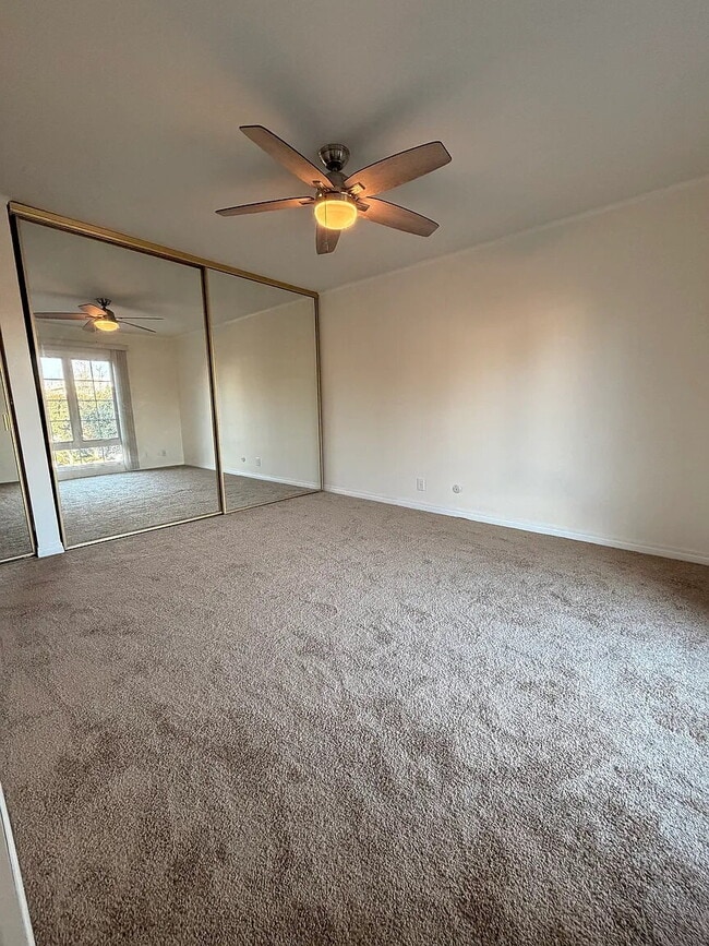 Photo - "Discover Coastal Living: Spacious 2-Bed, 2-Bath Retreat in Newport Beach!"