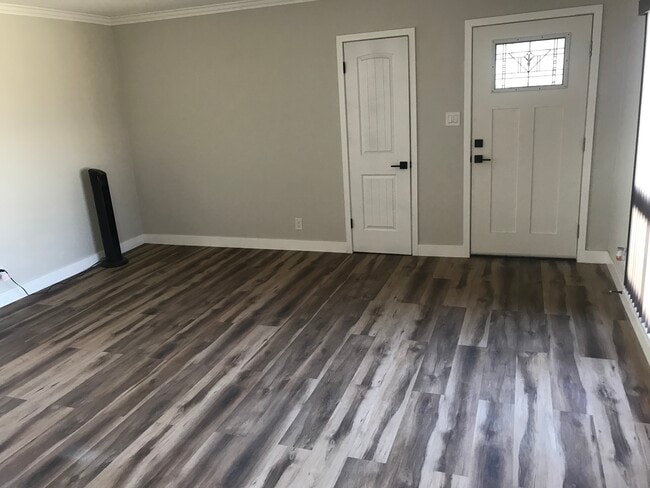 Photo - 1742 W 83rd St Unit 4