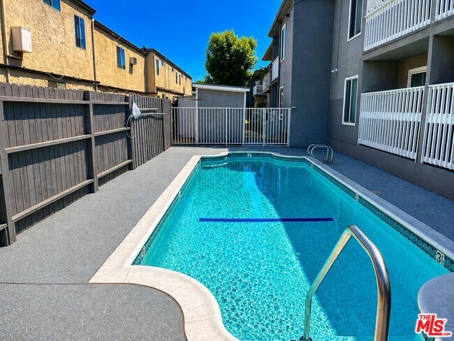 Photo - 18414 Collins St Unit 213