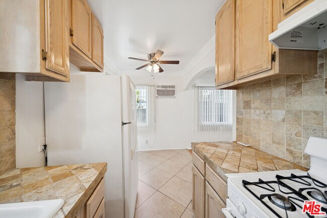 Photo - 710 Westmount Dr Unit A