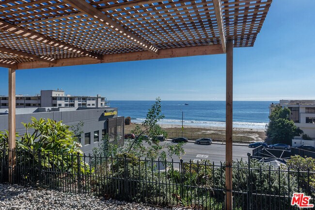 Photo - 22609 Pacific Coast Hwy