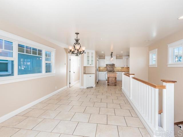 Photo - 2063 Cambridge Ave