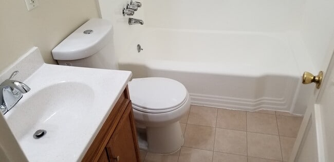 Photo - 2233-2235 Euclid Unit 2235 Euclid Ave