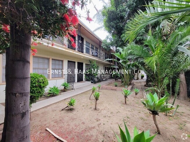 Building Photo - 1280 E 4th St Unit #04 Rental