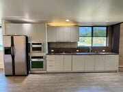 Full Kitchen - 530 N Larchmont Blvd Condo Unit 3