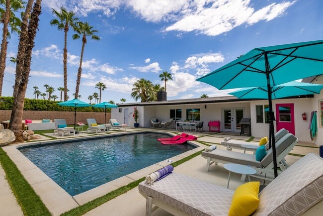 Building Photo - Stunning Desert Contemporary Home in Sunri...