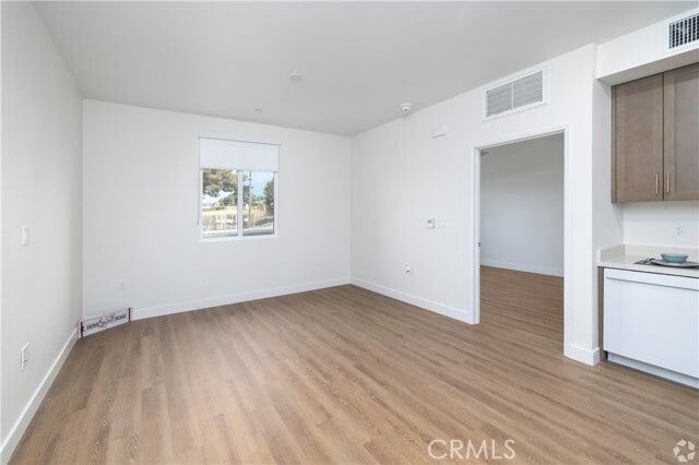 Photo - 4933 N River Rd