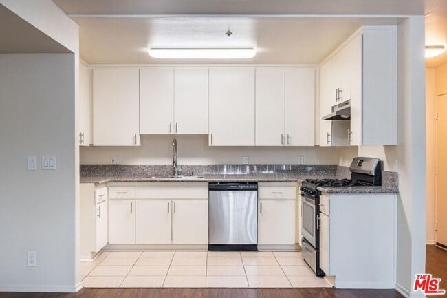 Photo - 14816 Friar St Unit 102