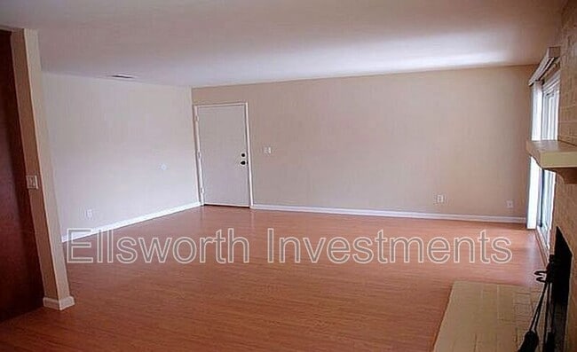 Photo - 3665 Morlan St