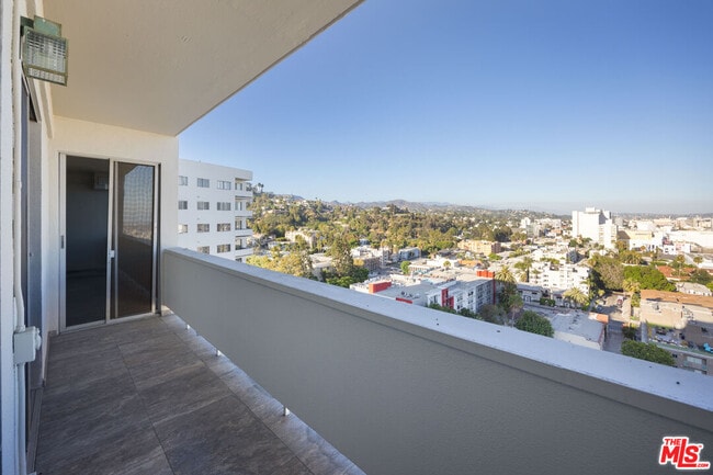 Photo - 7250 Franklin Ave Unit 1209