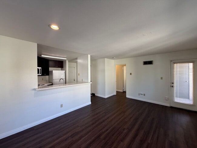 Photo - Beautiful 1 Bedroom 1 Bathroom in UTC! Unit 2910