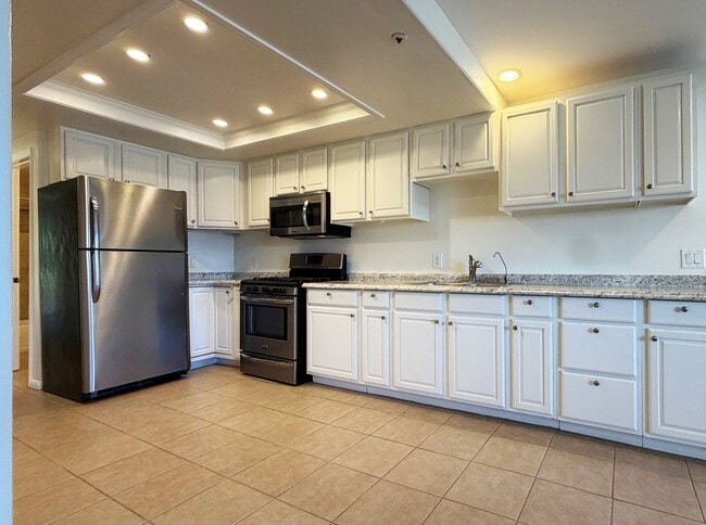 Building Photo - 2623 Calle Del Comercio Unit #02