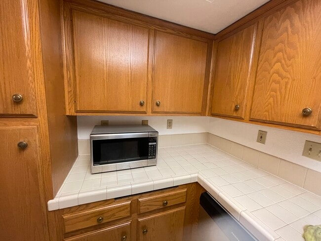 Building Photo - 215 W Lemon Ave Unit D