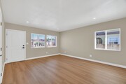 Photo - 2512 E Adams St