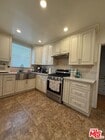 Photo - 14735 Bassett St