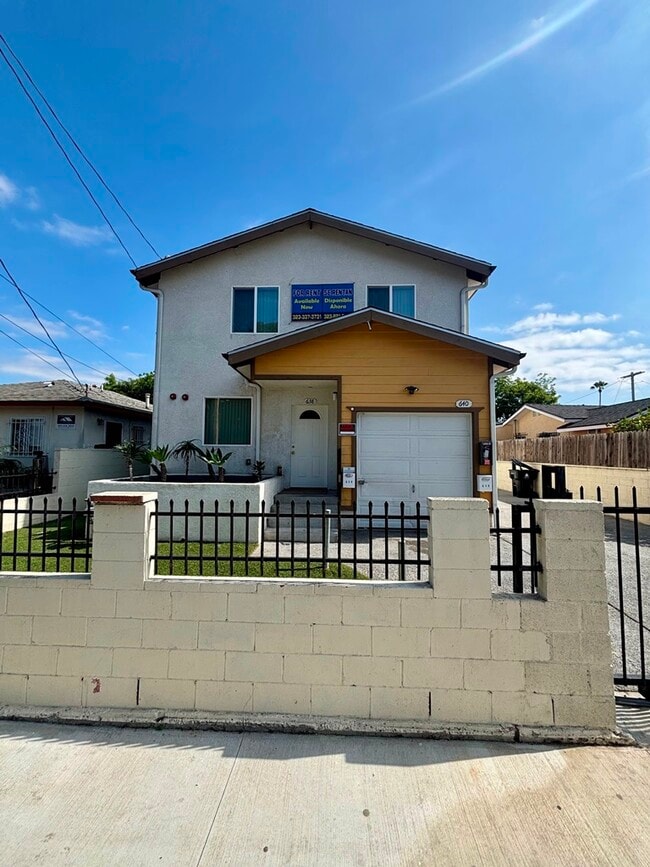 Building Photo - 638 W Colden Ave