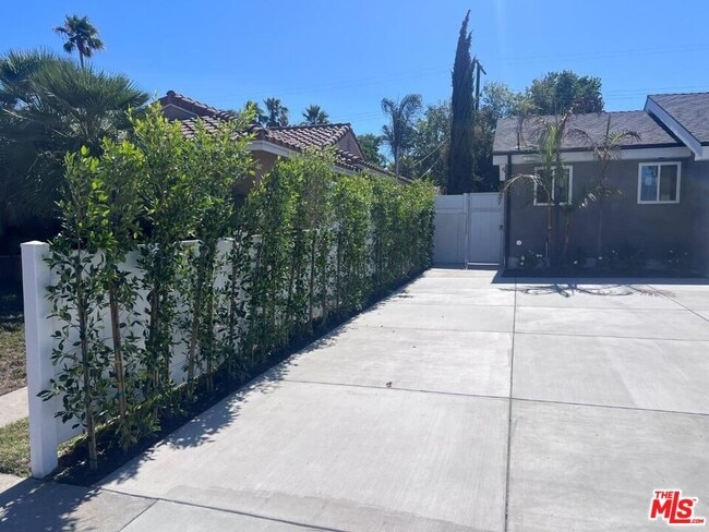 Photo - 7669 Beeman Ave